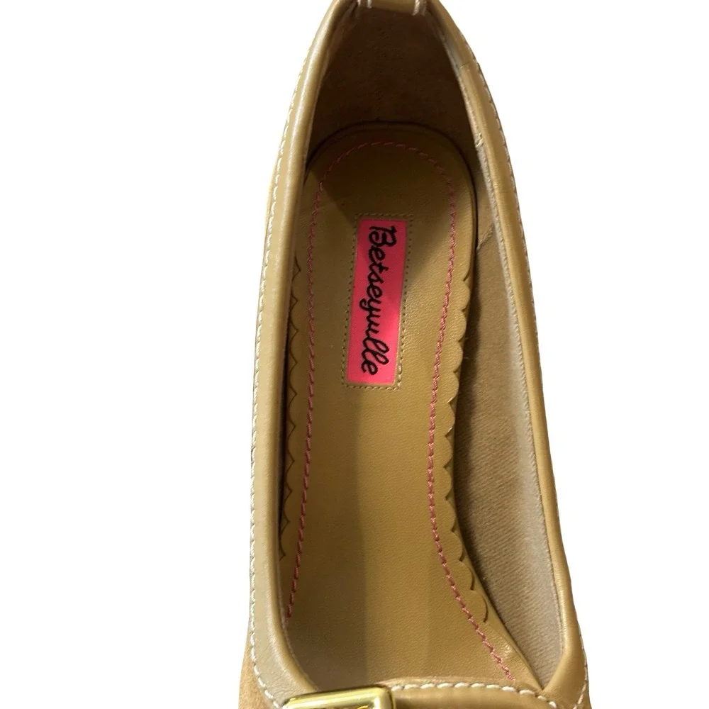 Y2K Betseyville Betsey Johnson Tan Leather Suede Platform Buckle Pumps Size 9